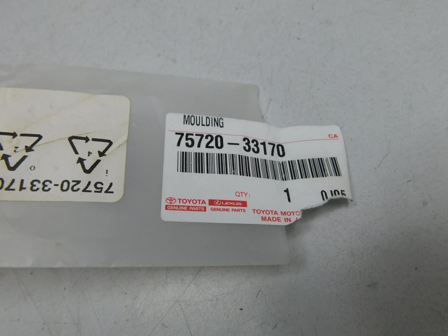 Накладка стекла переднего левого