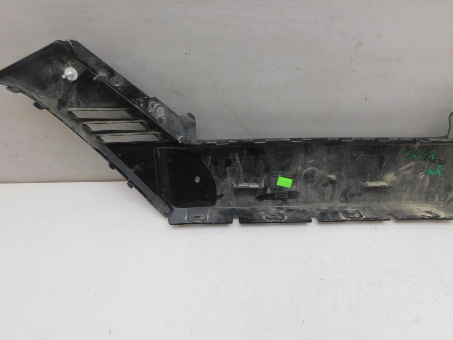 Накладка переднего бампера