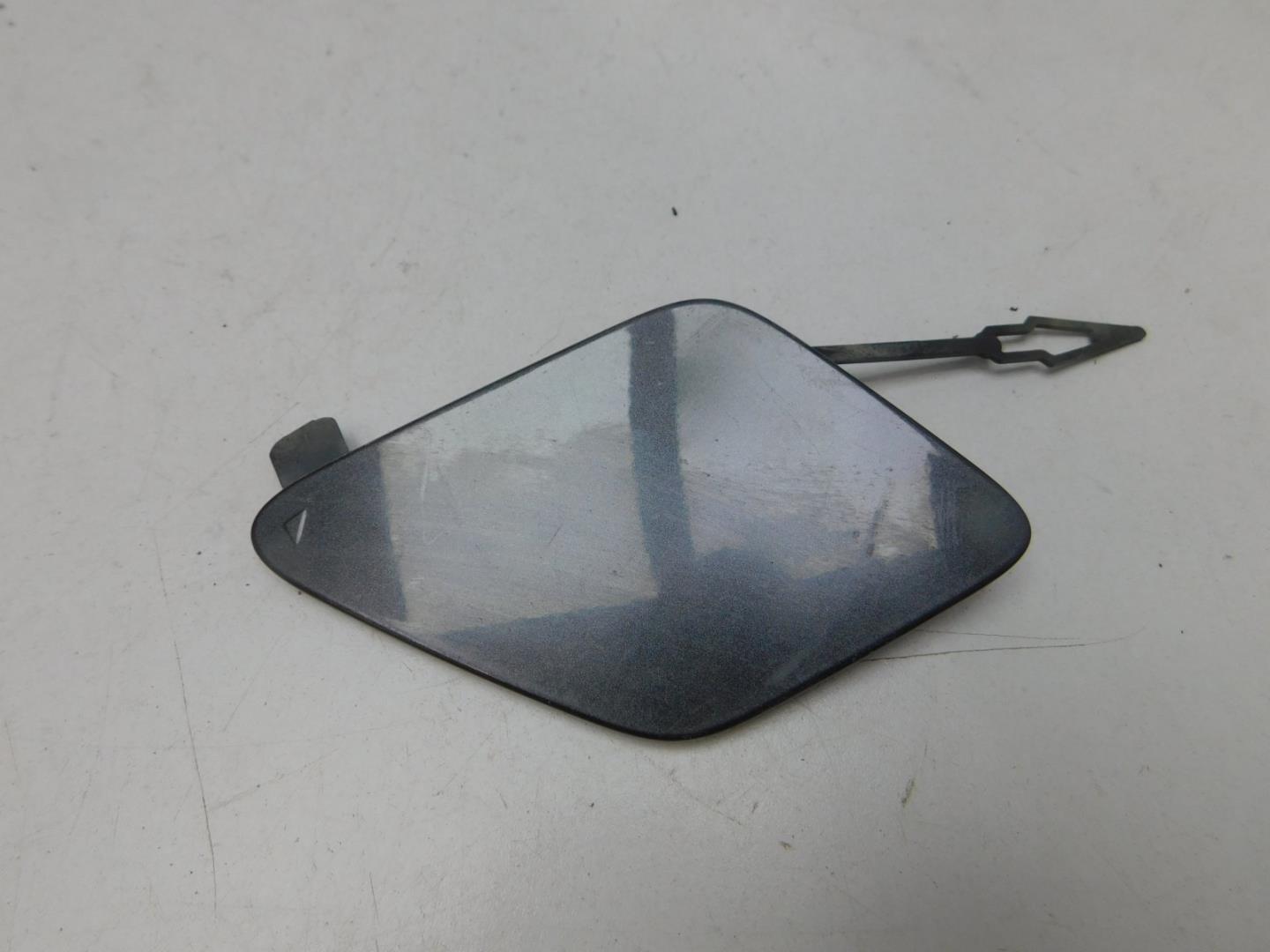 Заглушка буксировочного крюка