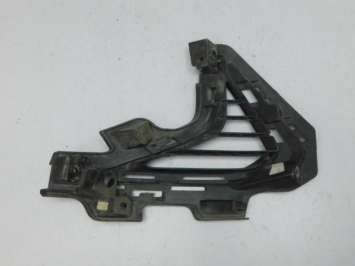 Решетка в бампер правая