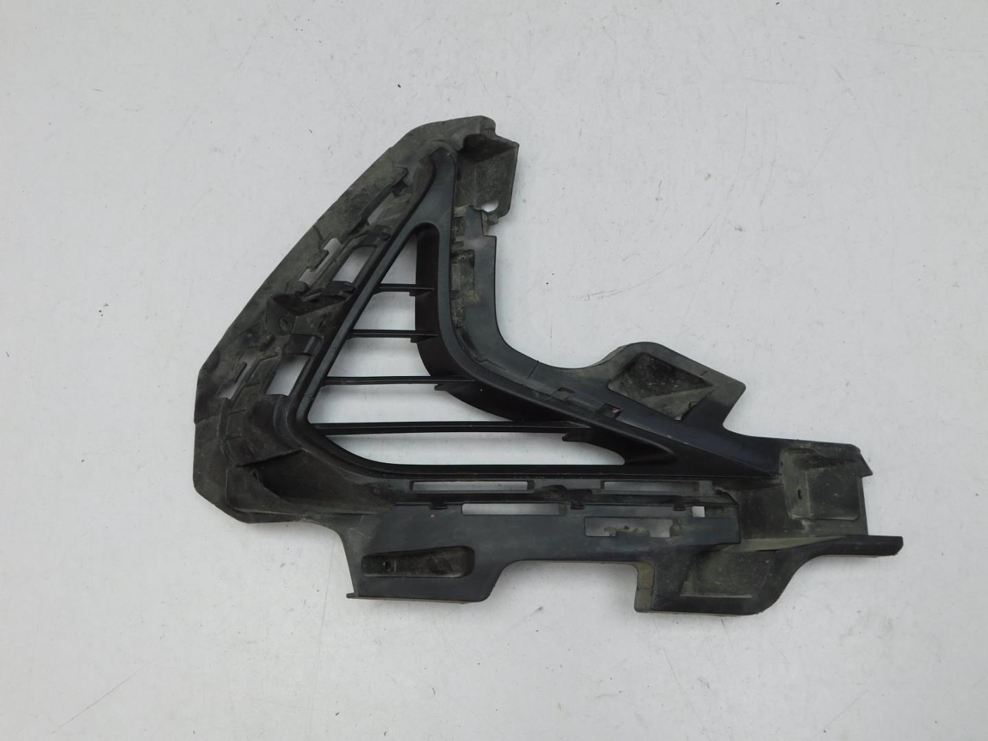 Решетка в бампер правая