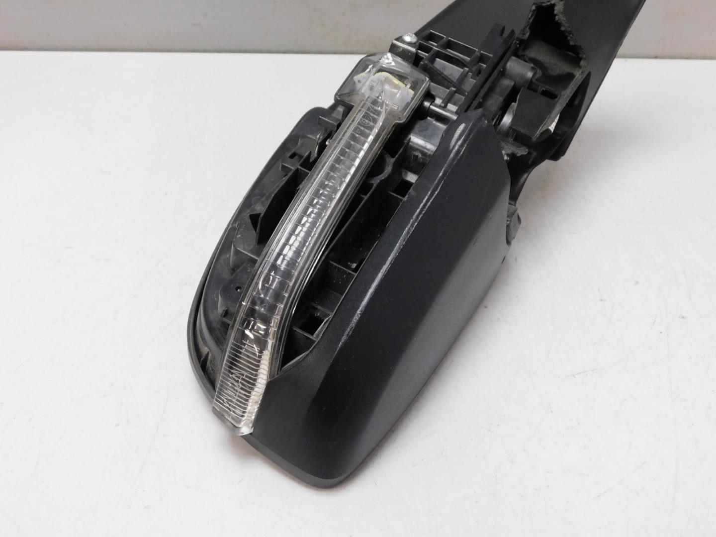 Зеркало правое электрическое