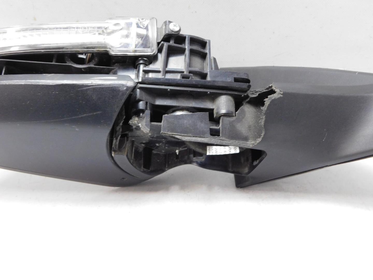 Зеркало правое электрическое