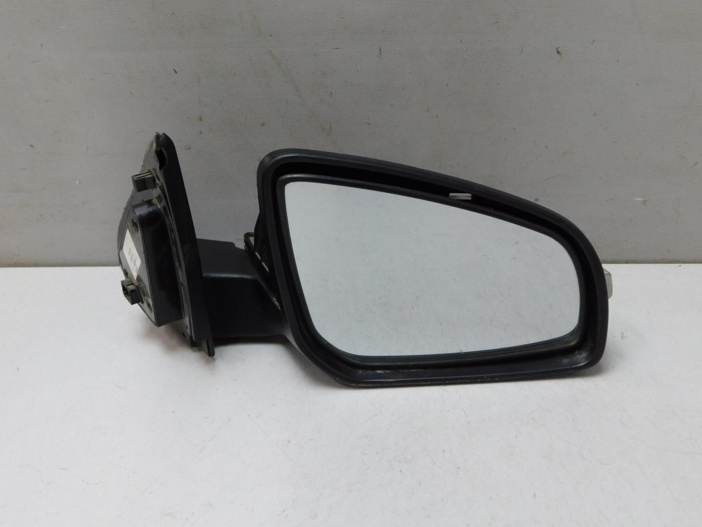 Зеркало правое электрическое