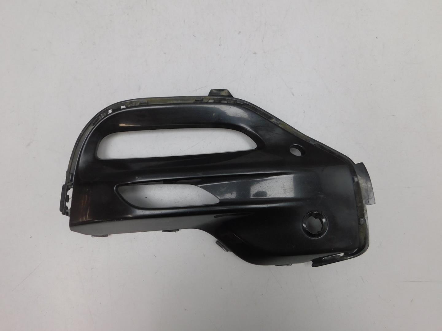 Решетка в бампер правая