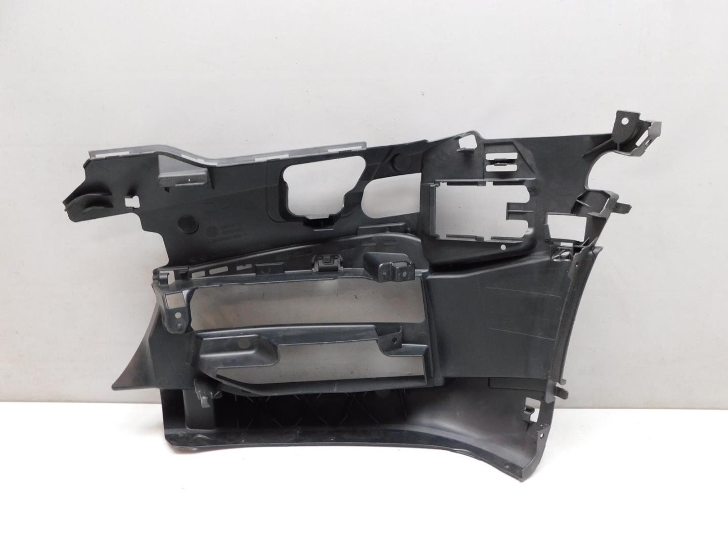 Кронштейн переднего бампера