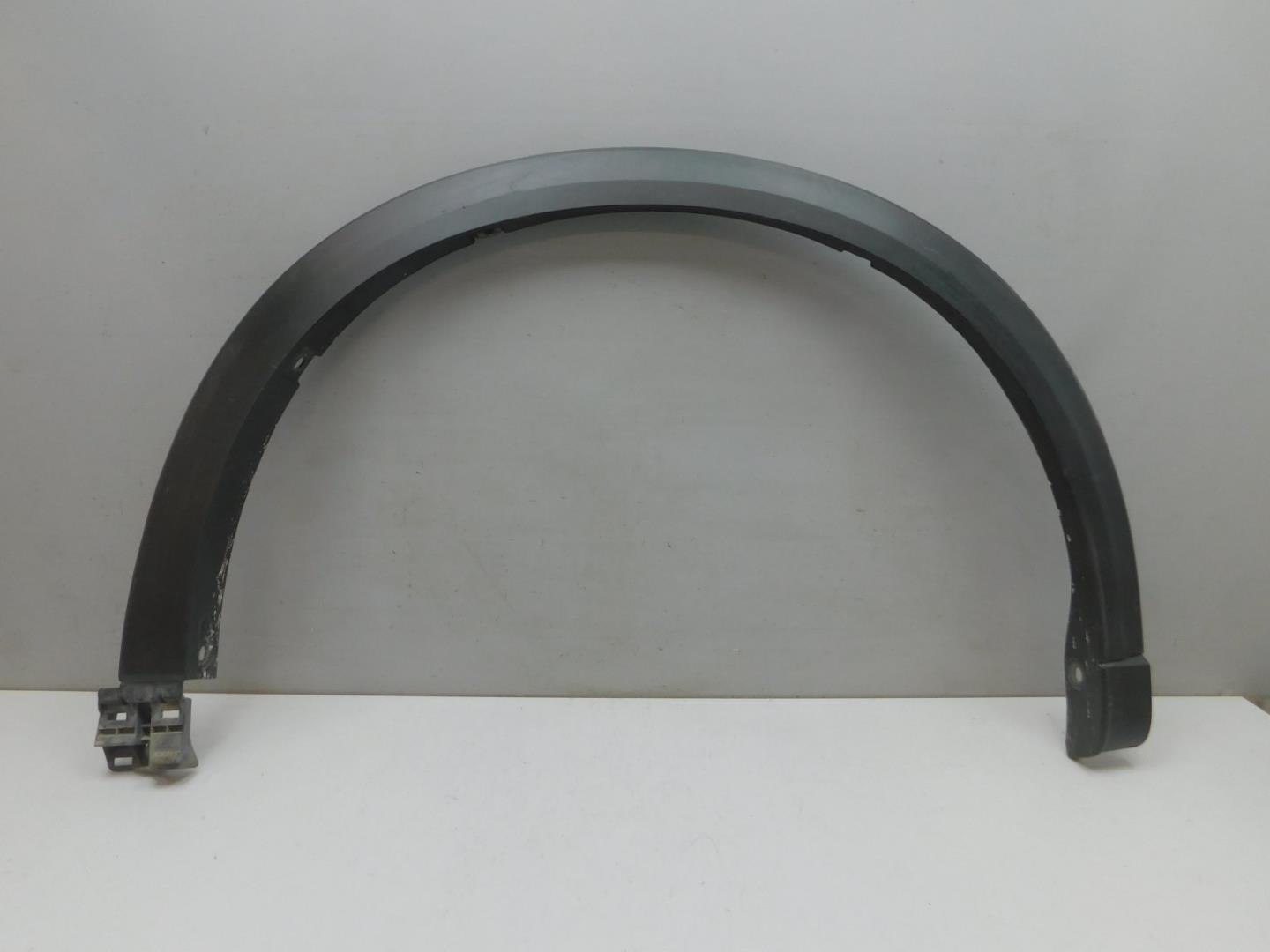 Накладка переднего крыла правого