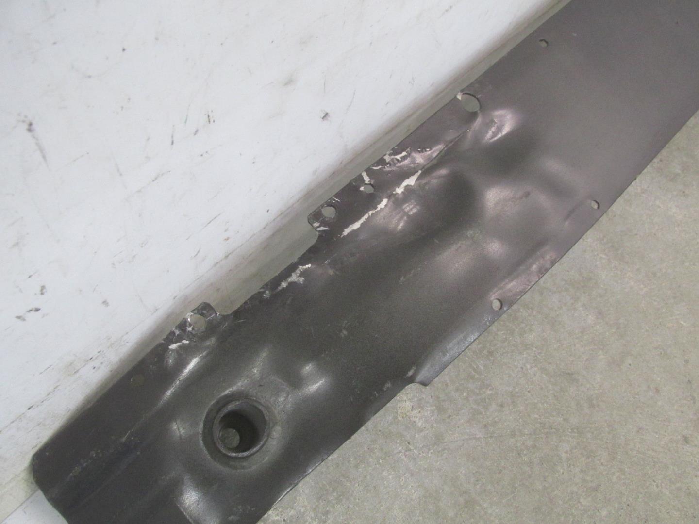 Усилитель переднего бампера