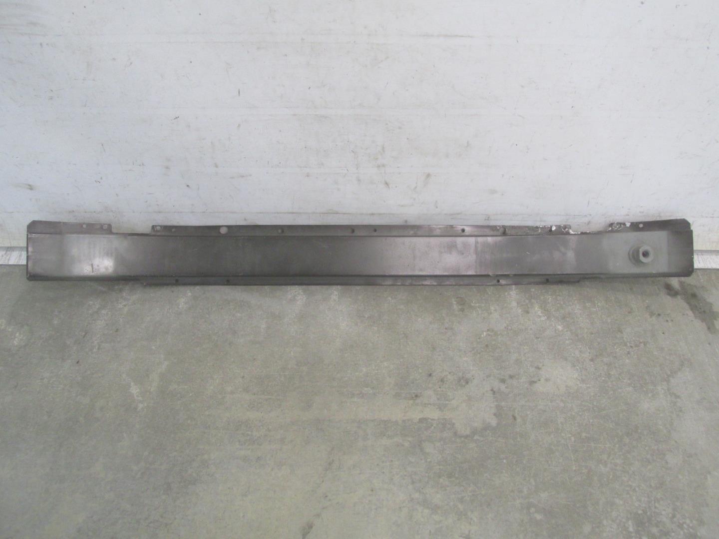 Усилитель переднего бампера