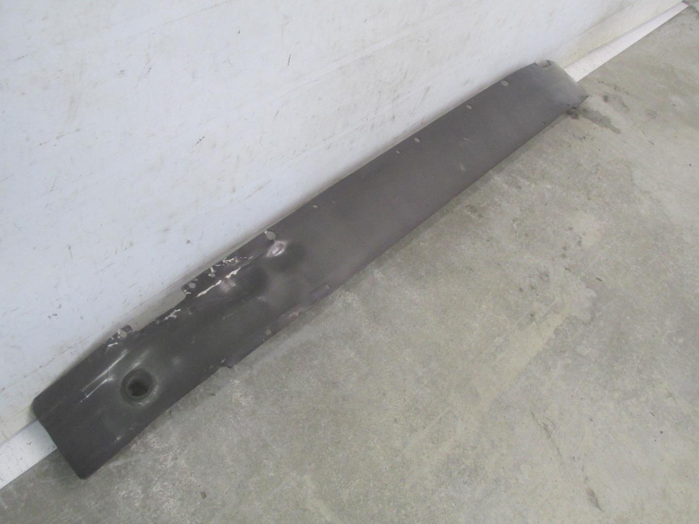 Усилитель переднего бампера