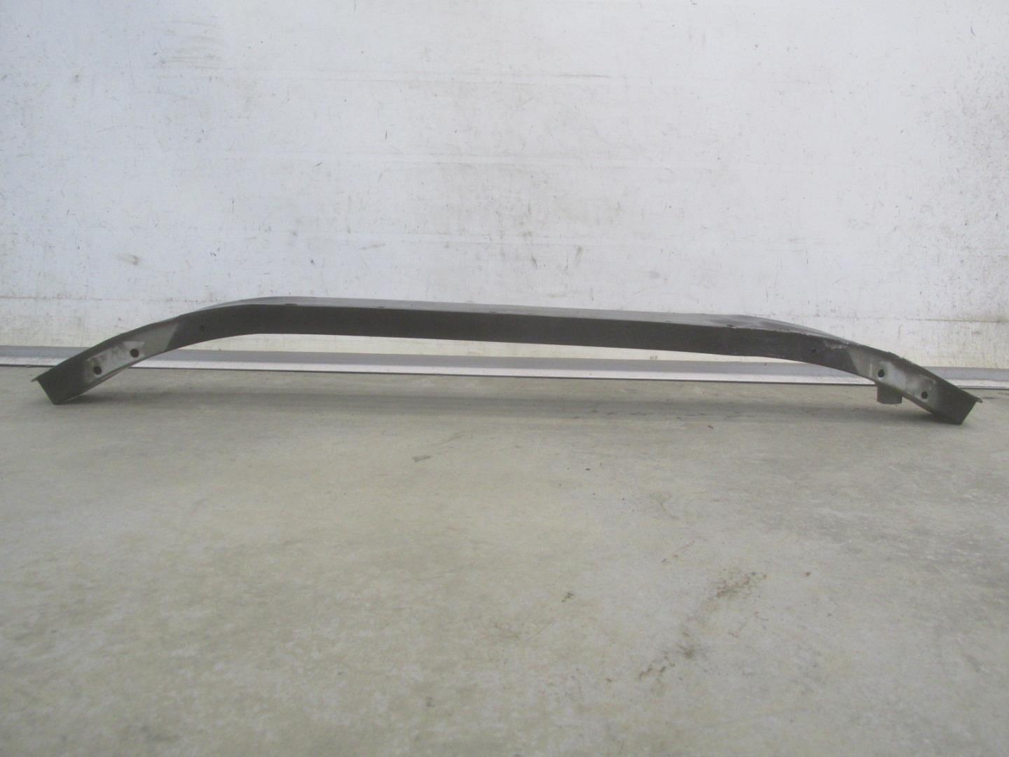 Усилитель переднего бампера