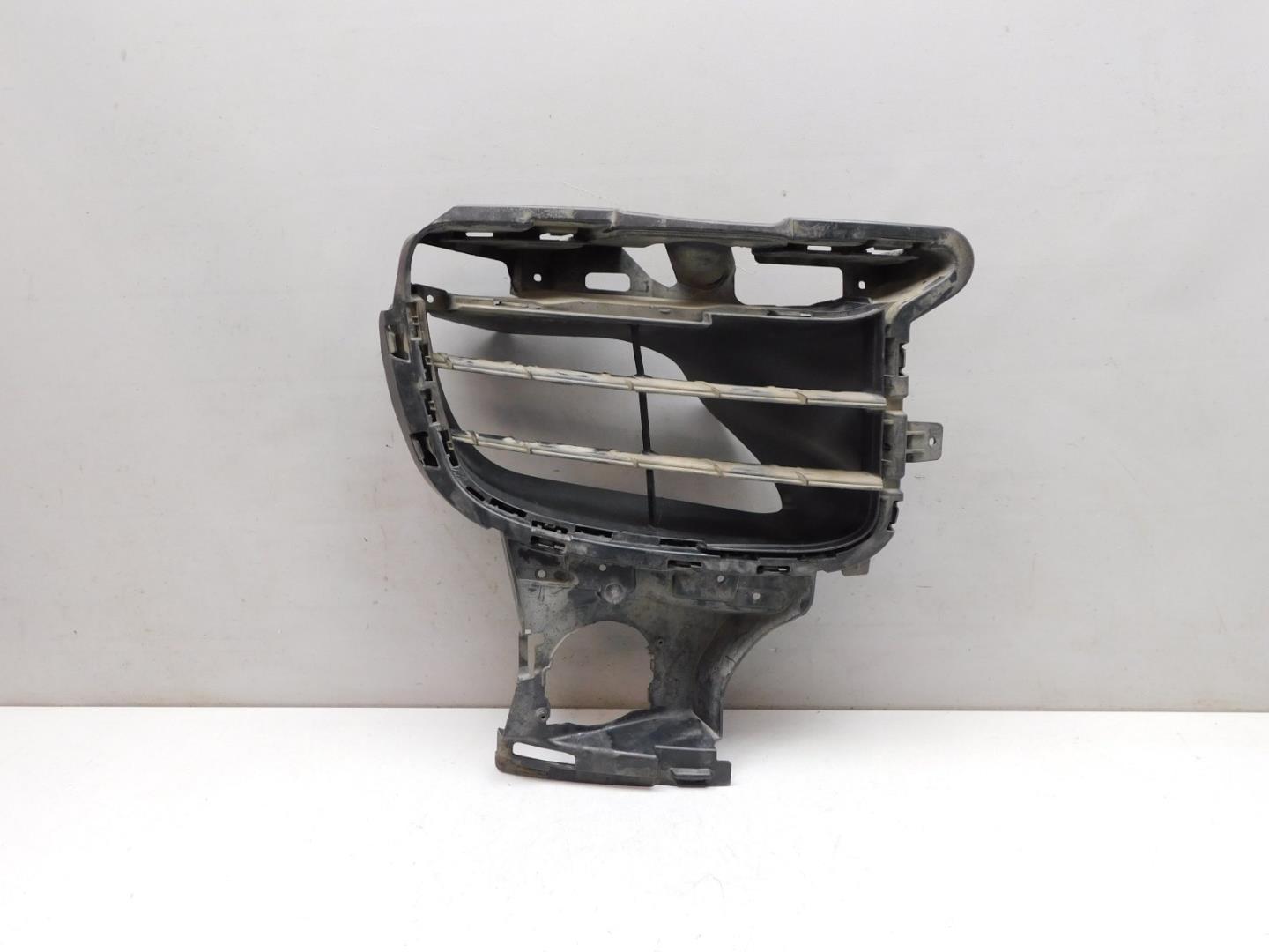 Решетка в бампер правая