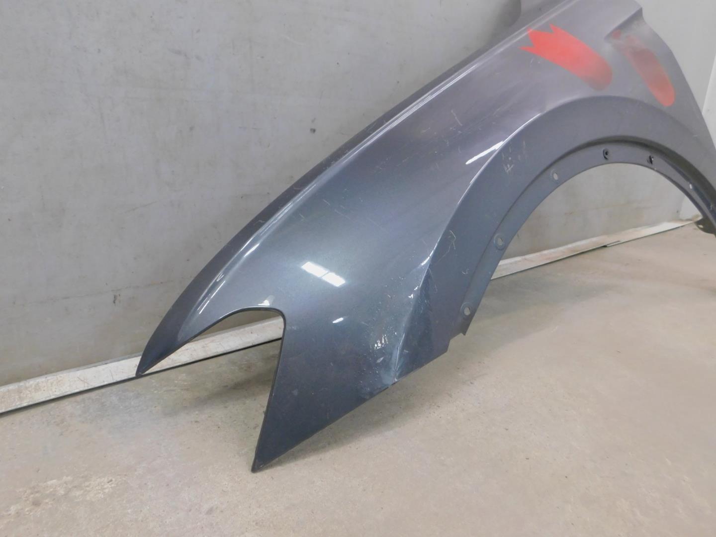 Крыло переднее левое