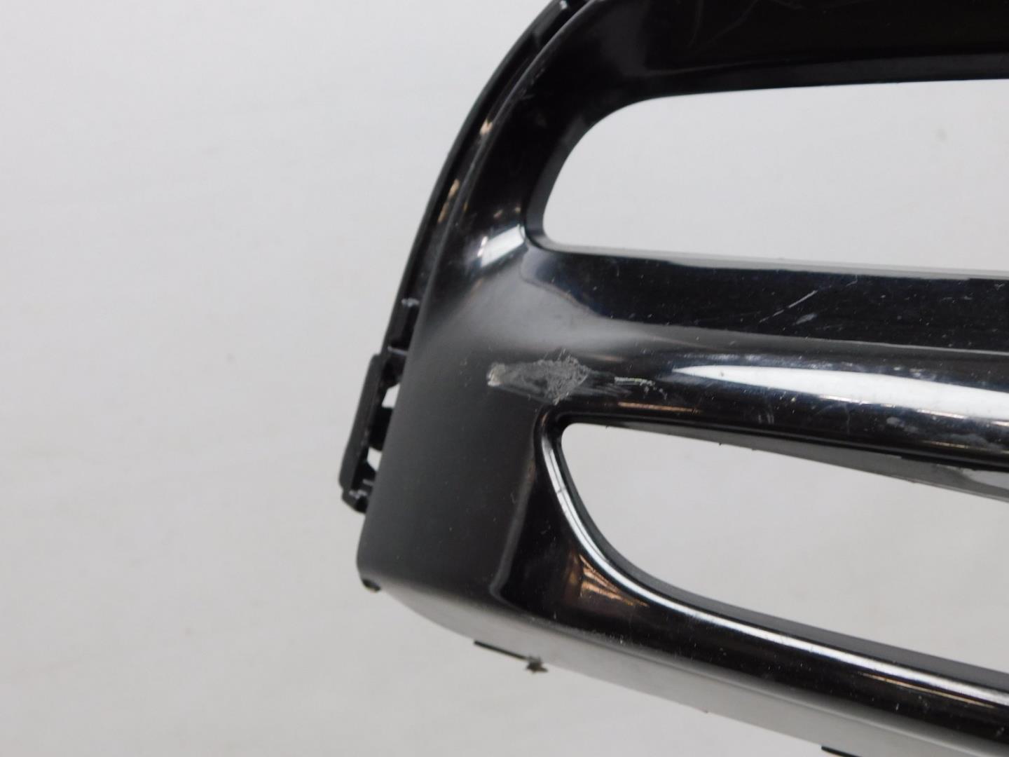 Решетка в бампер правая