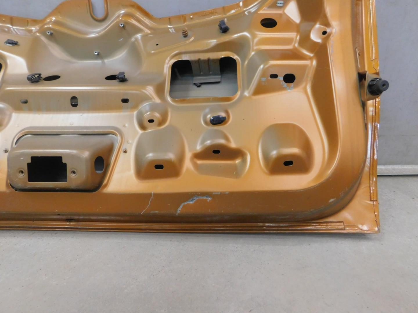 Дверь багажника