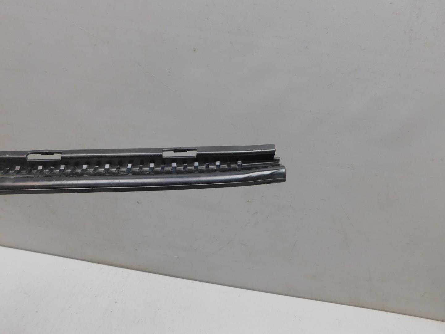 Усилитель переднего бампера