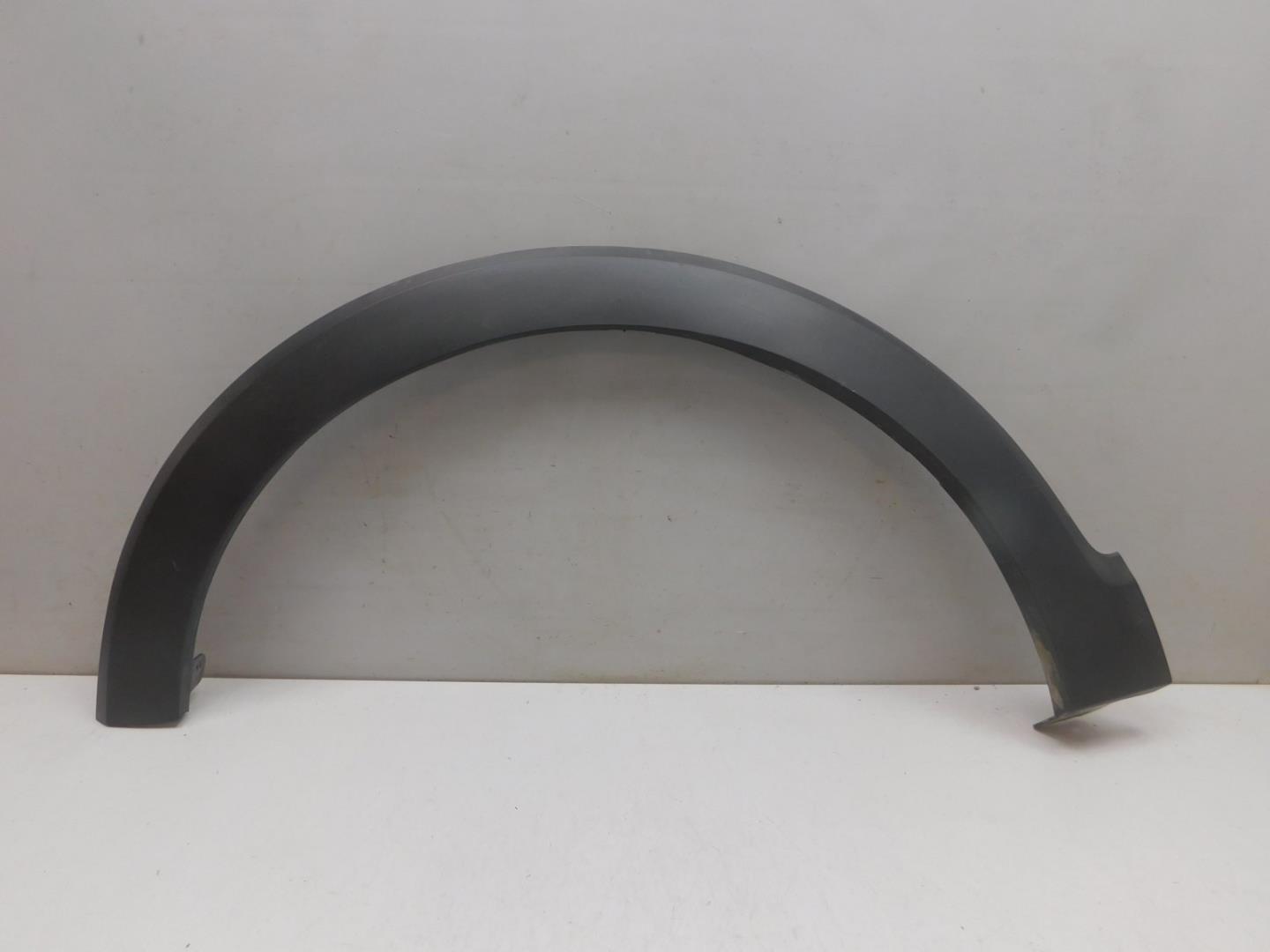 Накладка переднего крыла левого