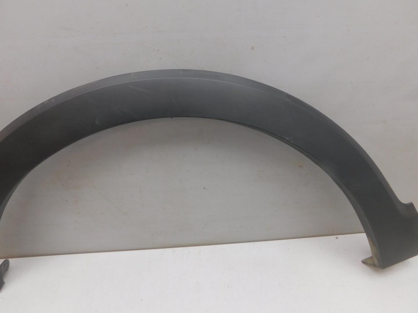 Накладка переднего крыла левого