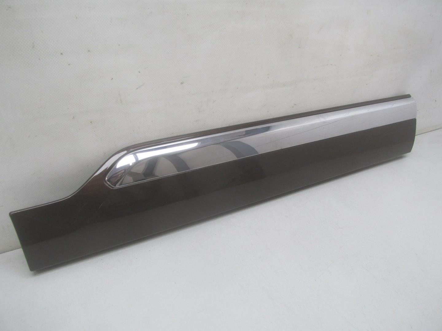 Накладка двери задней правой