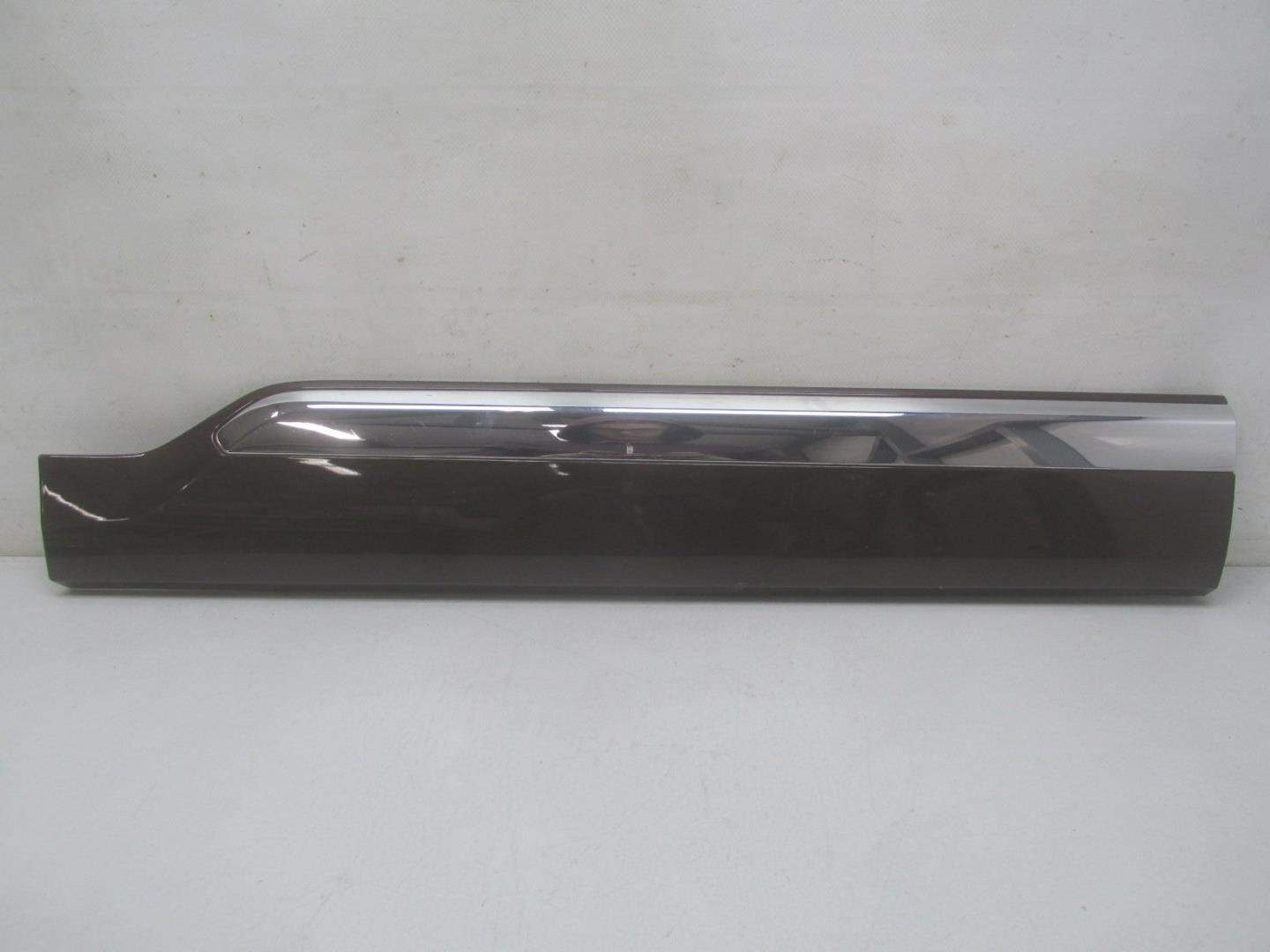 Накладка двери задней правой