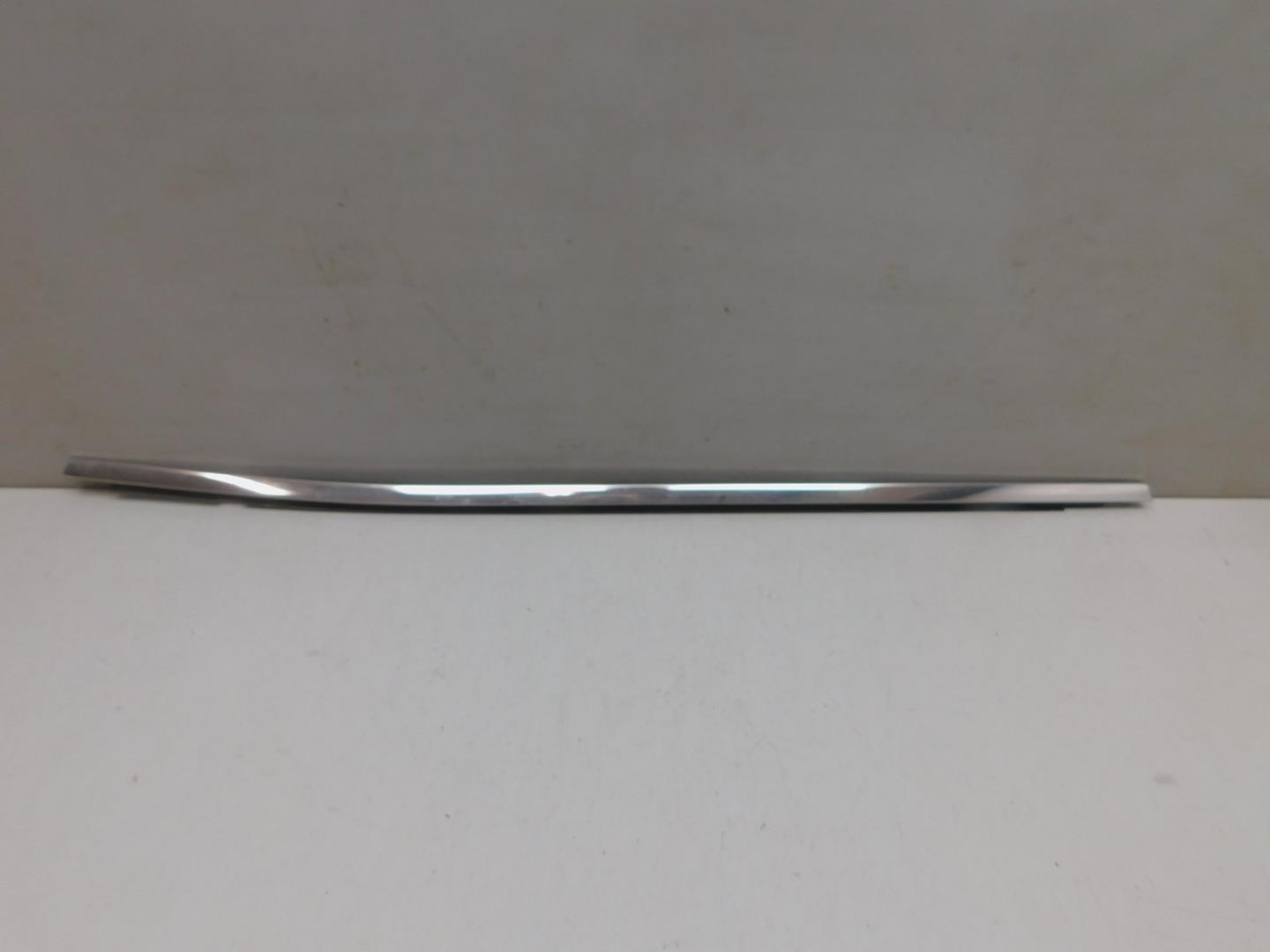 Накладка стекла заднего правого