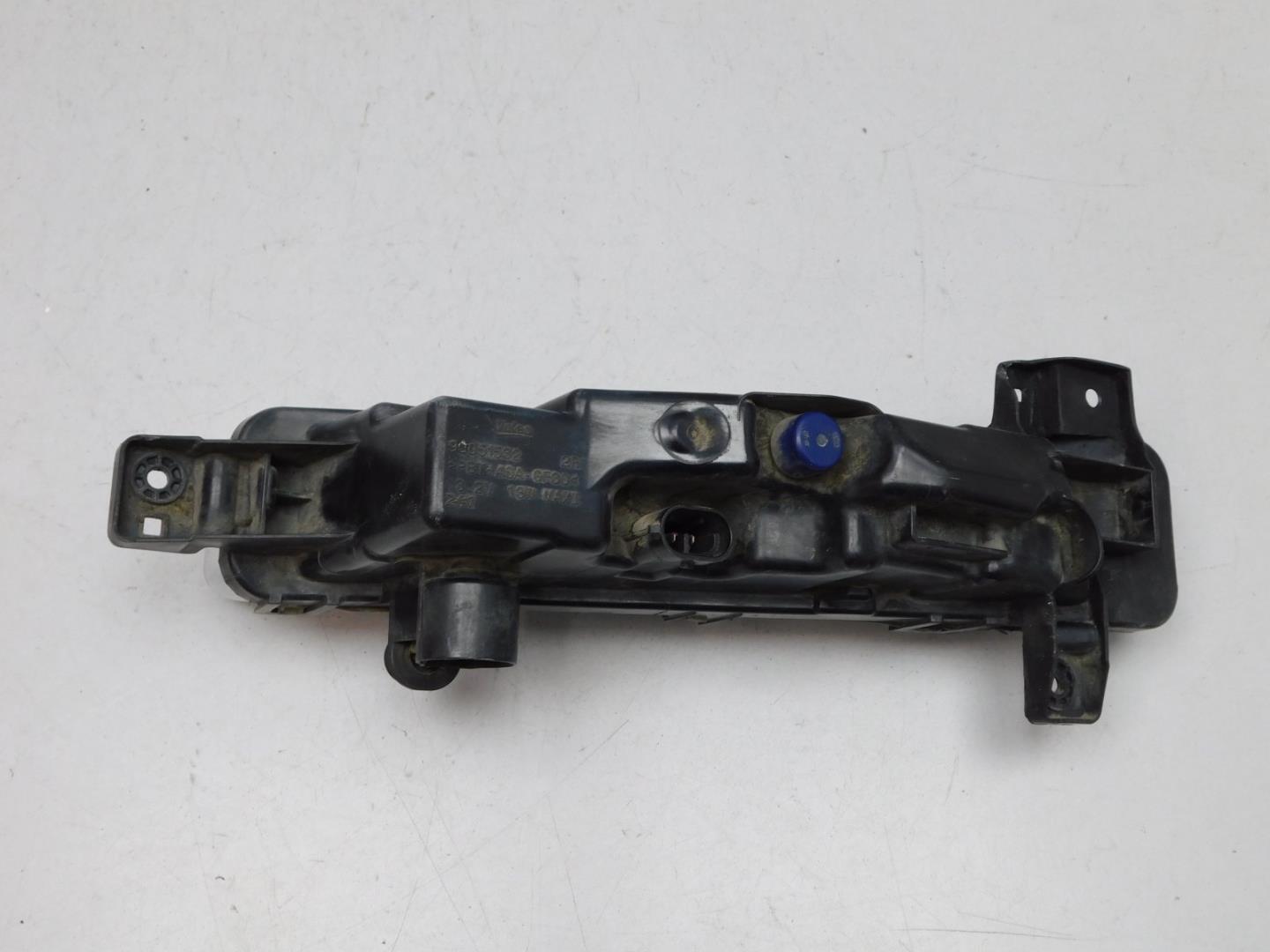 Фара противотуманная правая