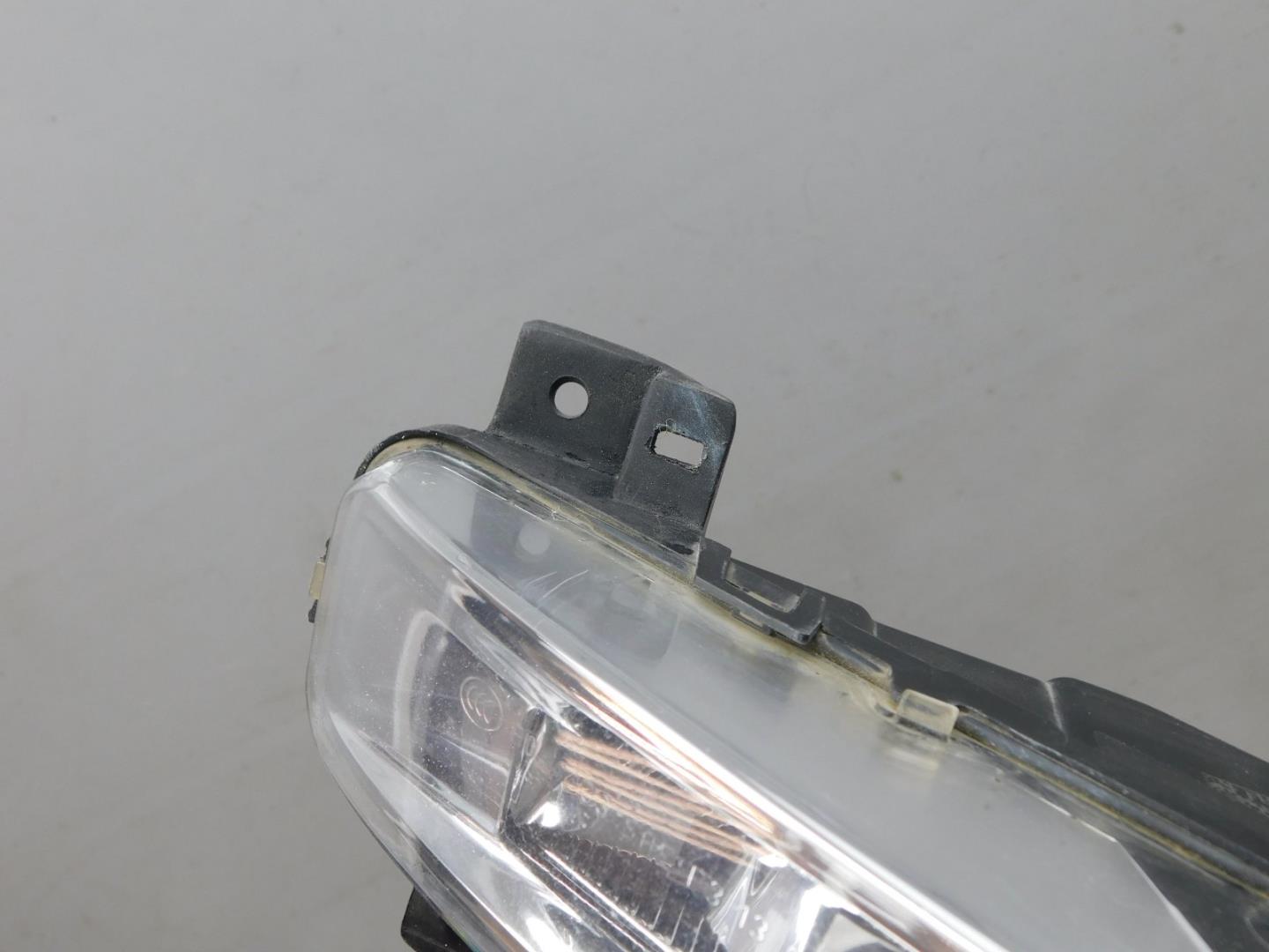 Фара противотуманная правая