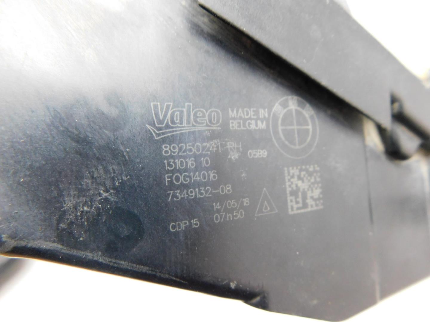 Фара противотуманная правая