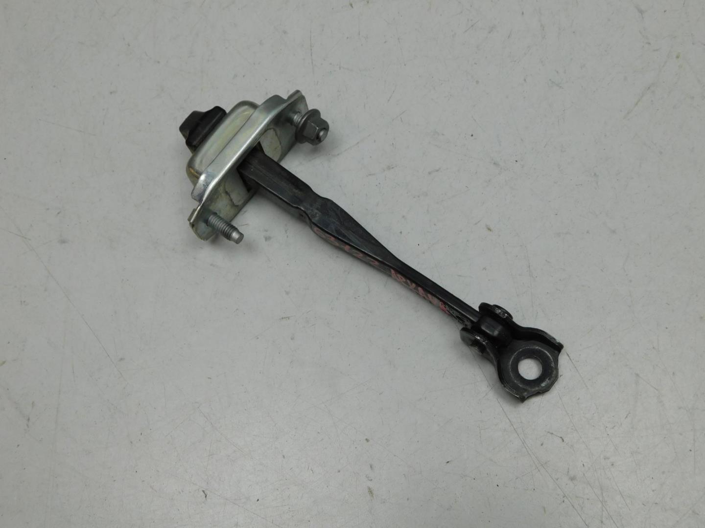 Ограничитель двери