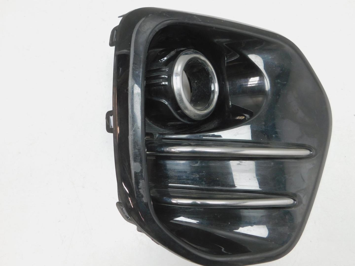 Решетка в бампер правая