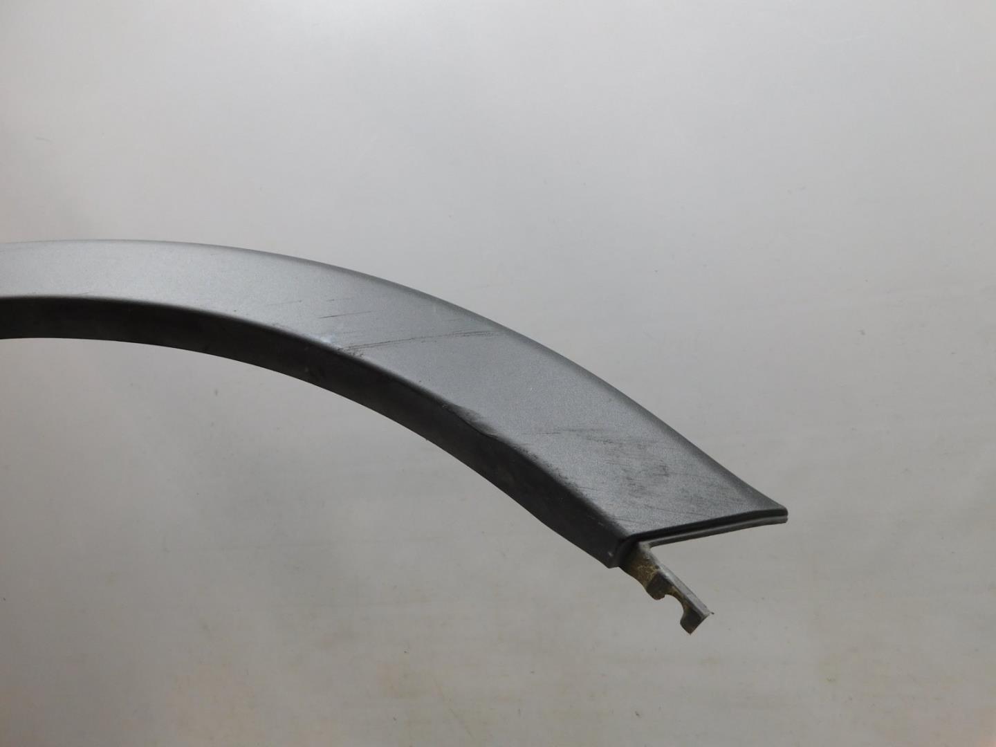 Накладка заднего крыла левого