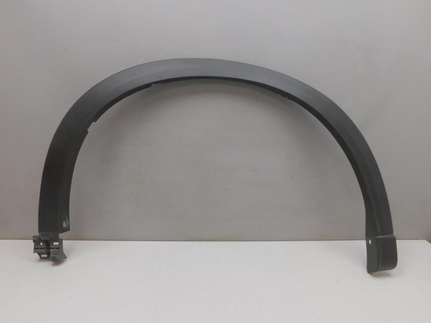 Накладка переднего крыла правого