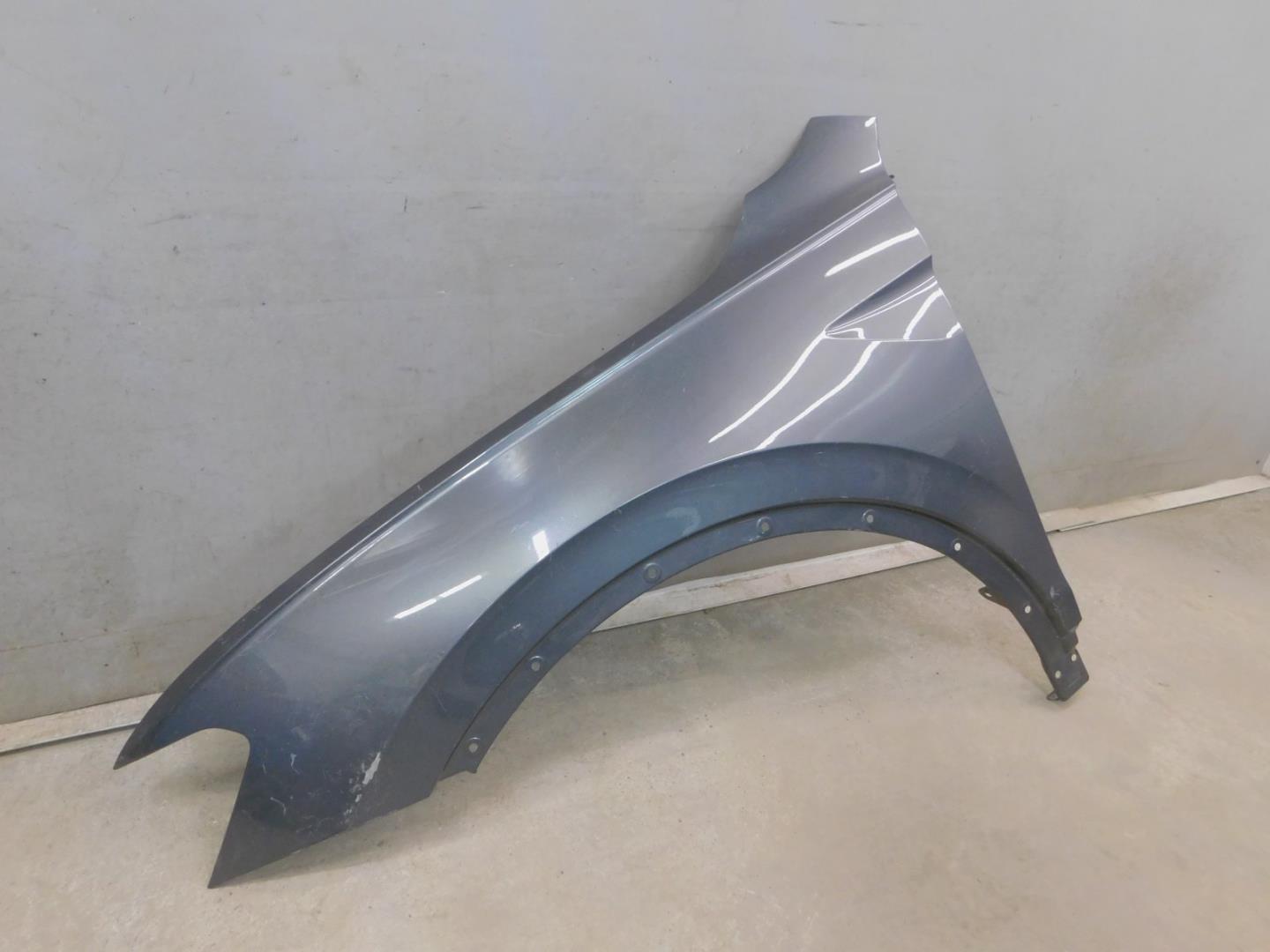 Крыло переднее левое