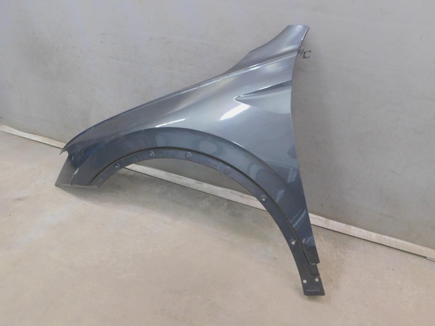 Крыло переднее левое