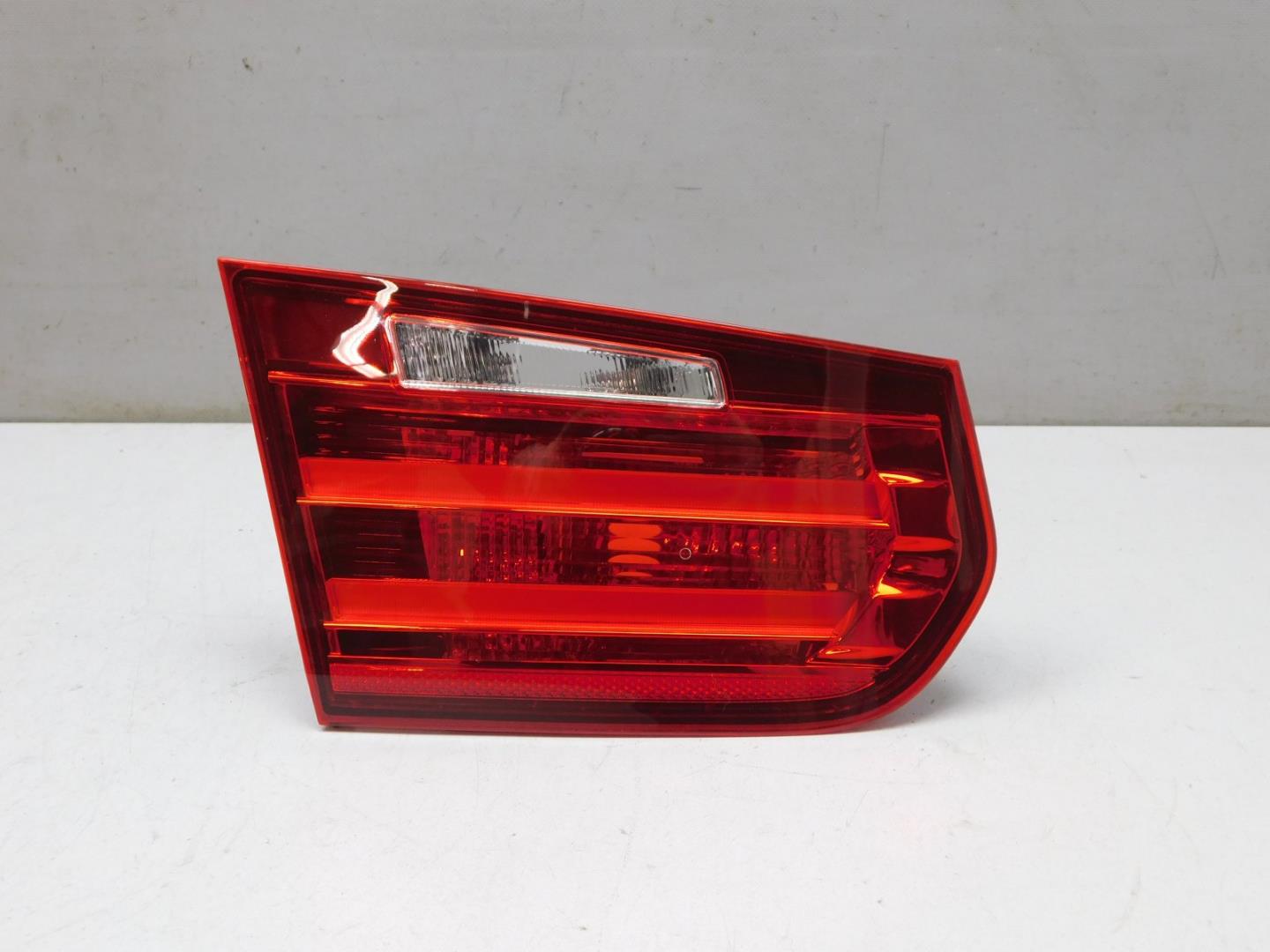 Фонарь задний внутренний левый