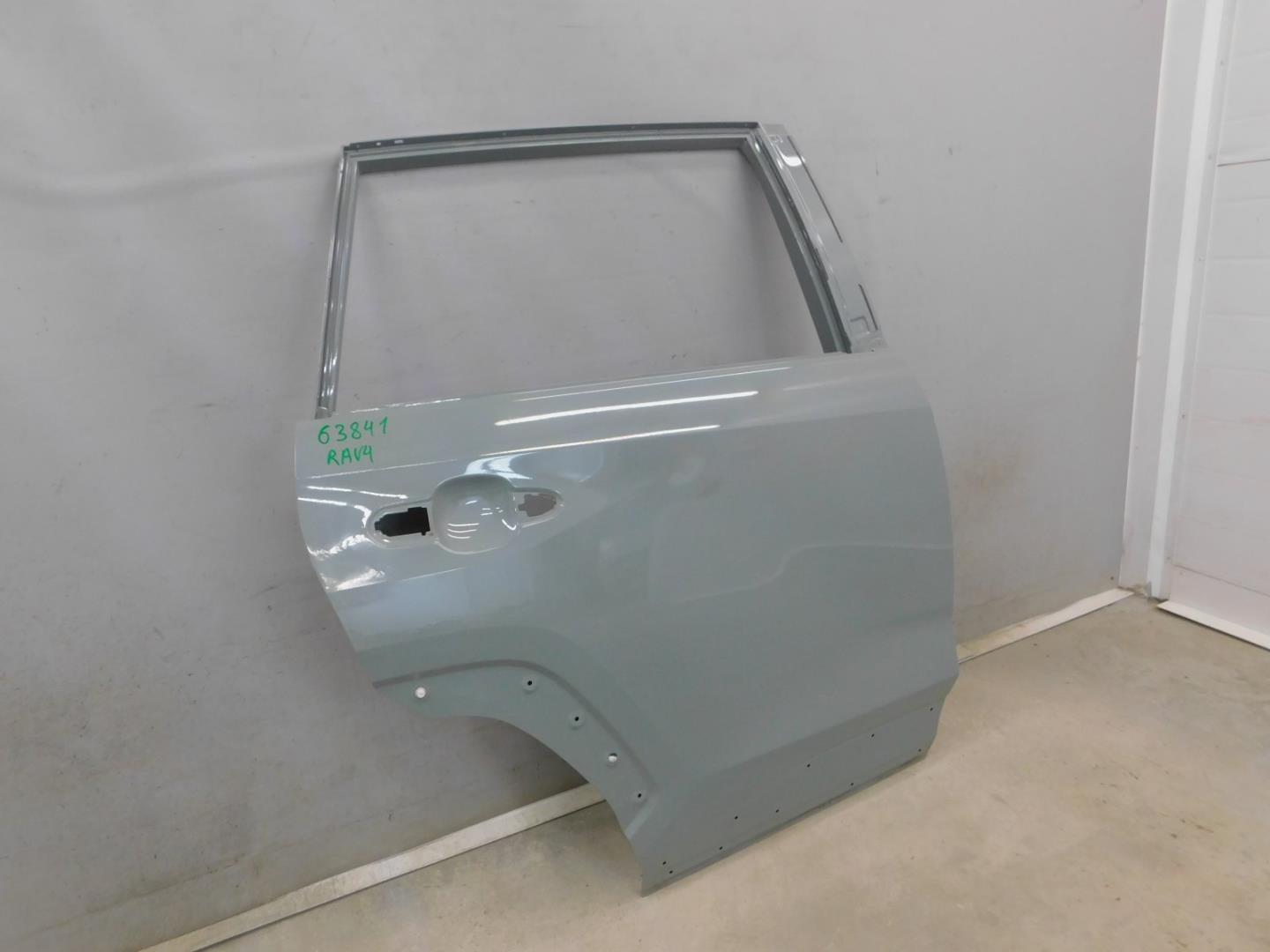 Дверь задняя правая