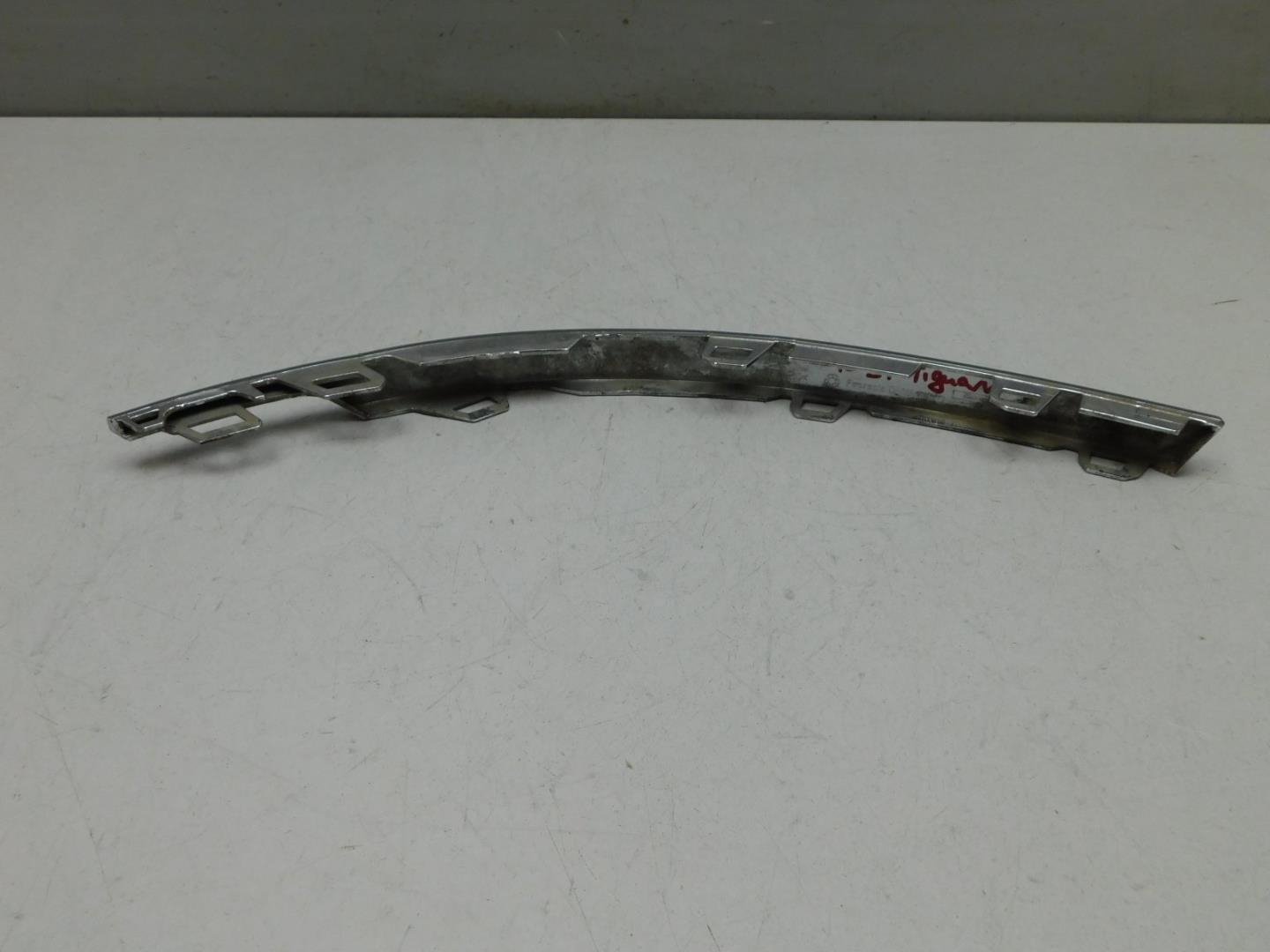 Молдинг заднего бампера