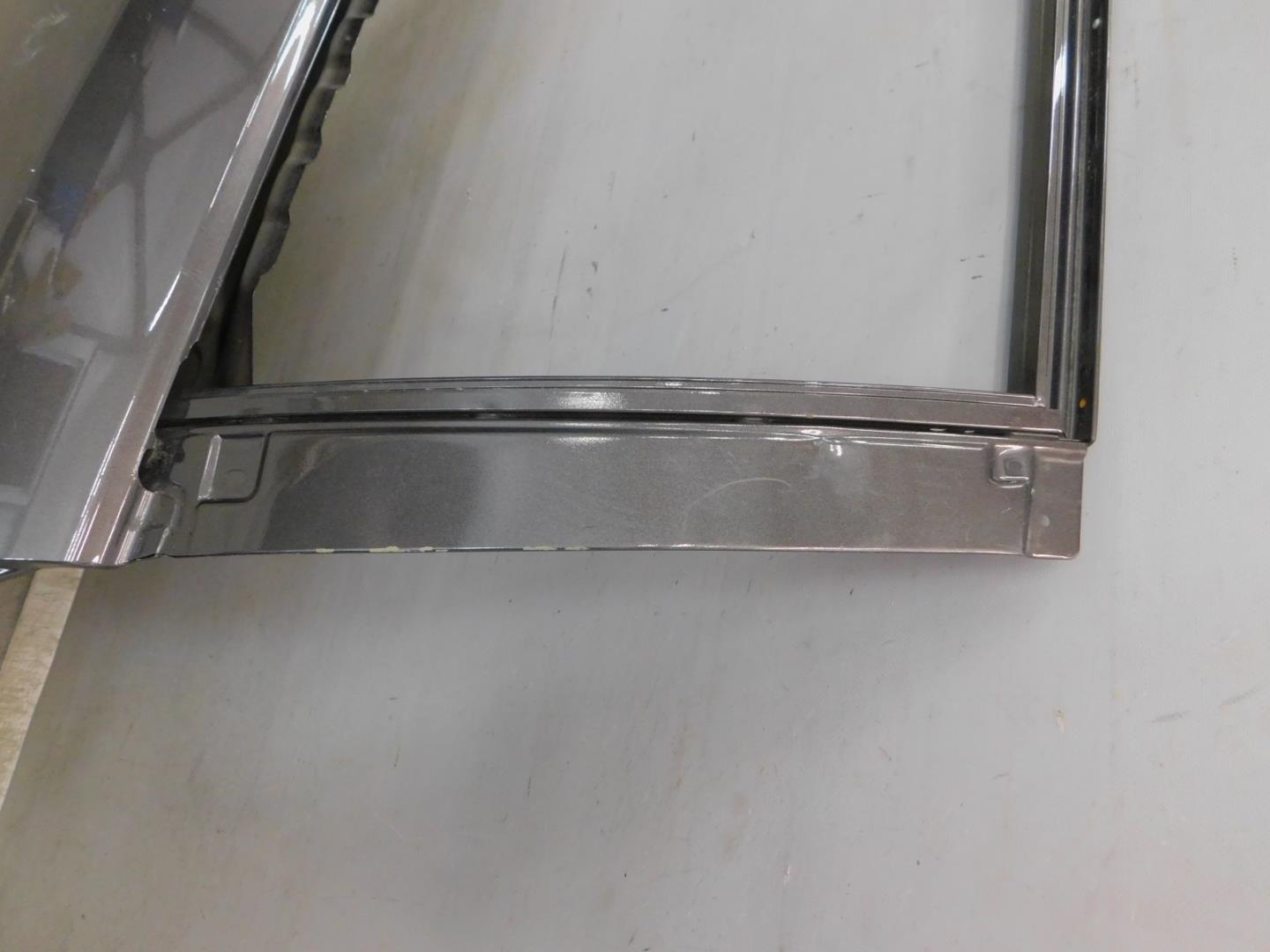 Дверь задняя правая