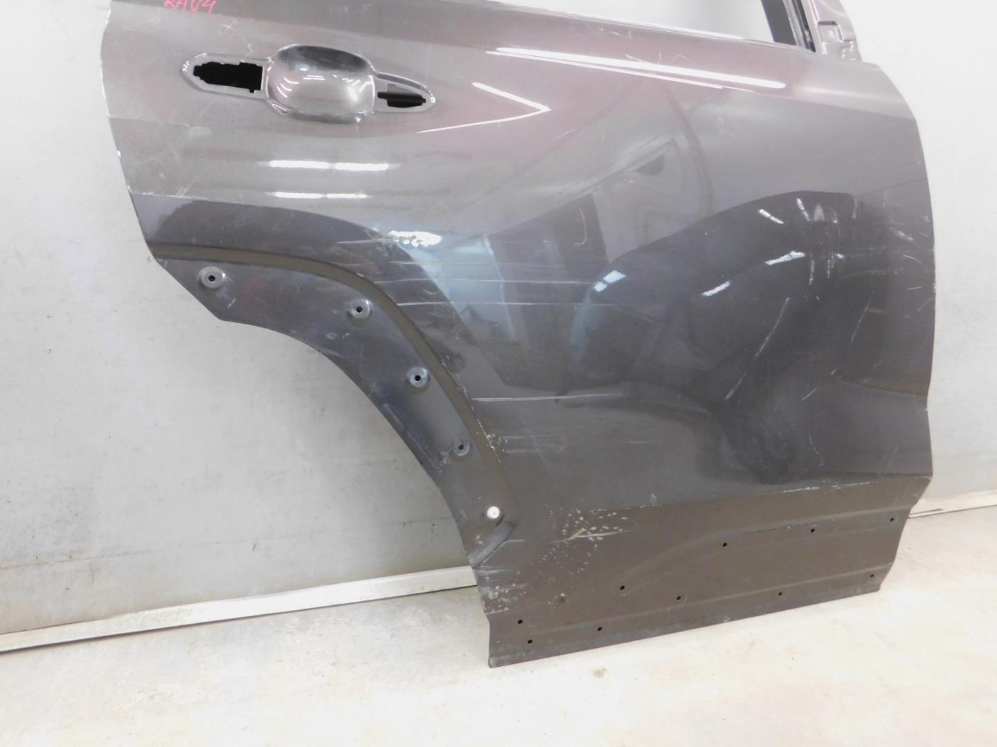 Дверь задняя правая