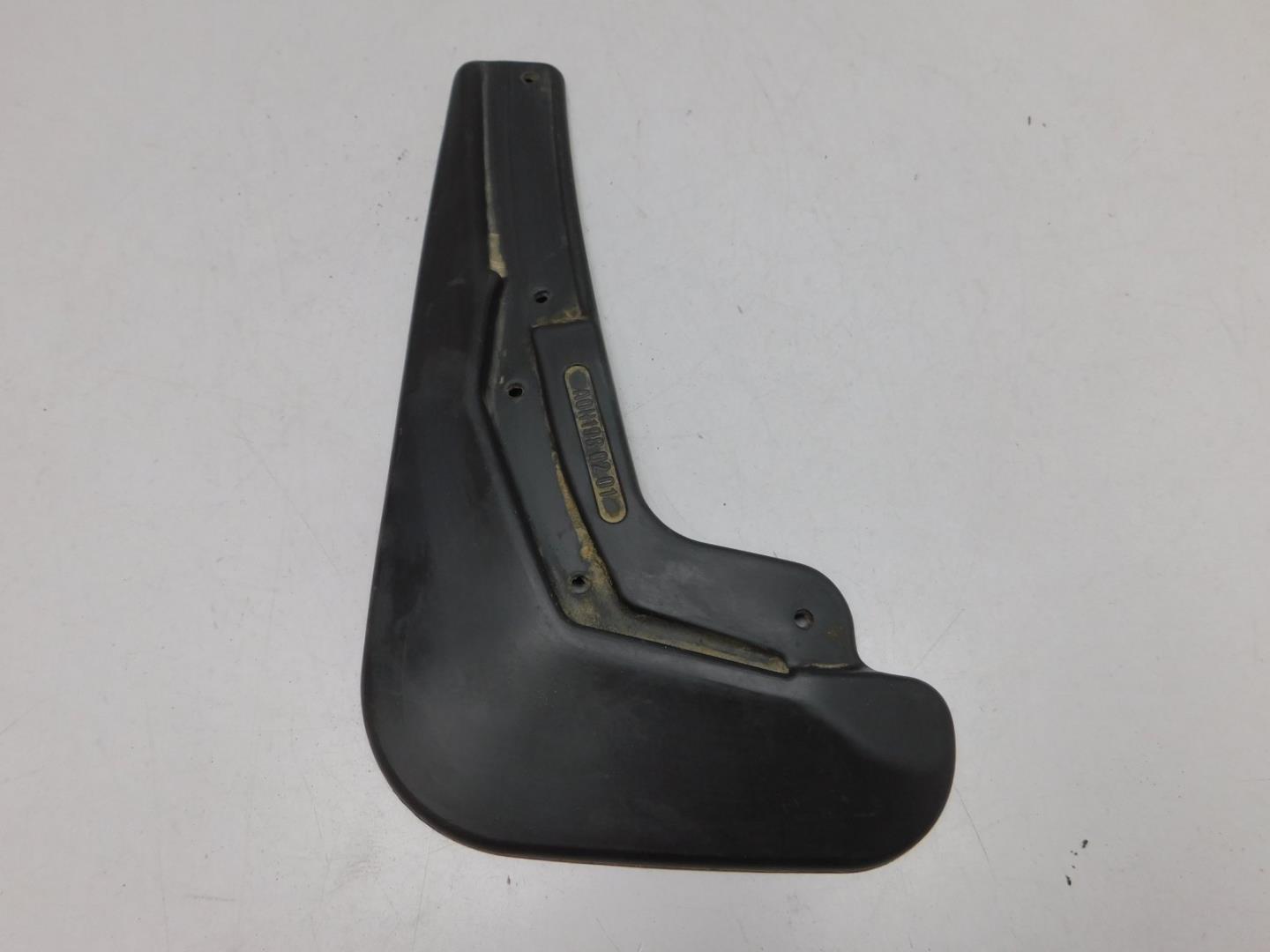 Брызговик задний левый