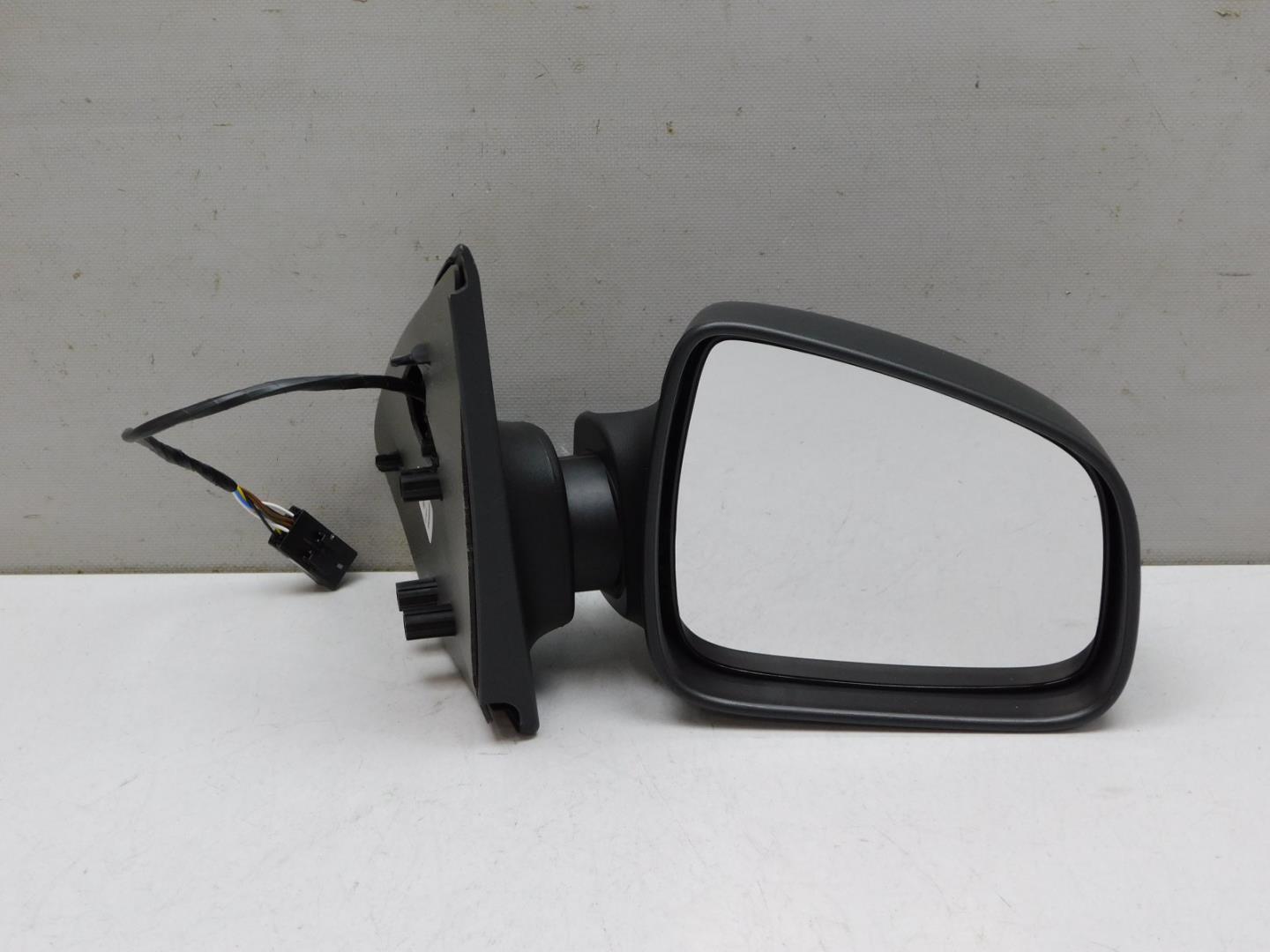 Зеркало правое электрическое