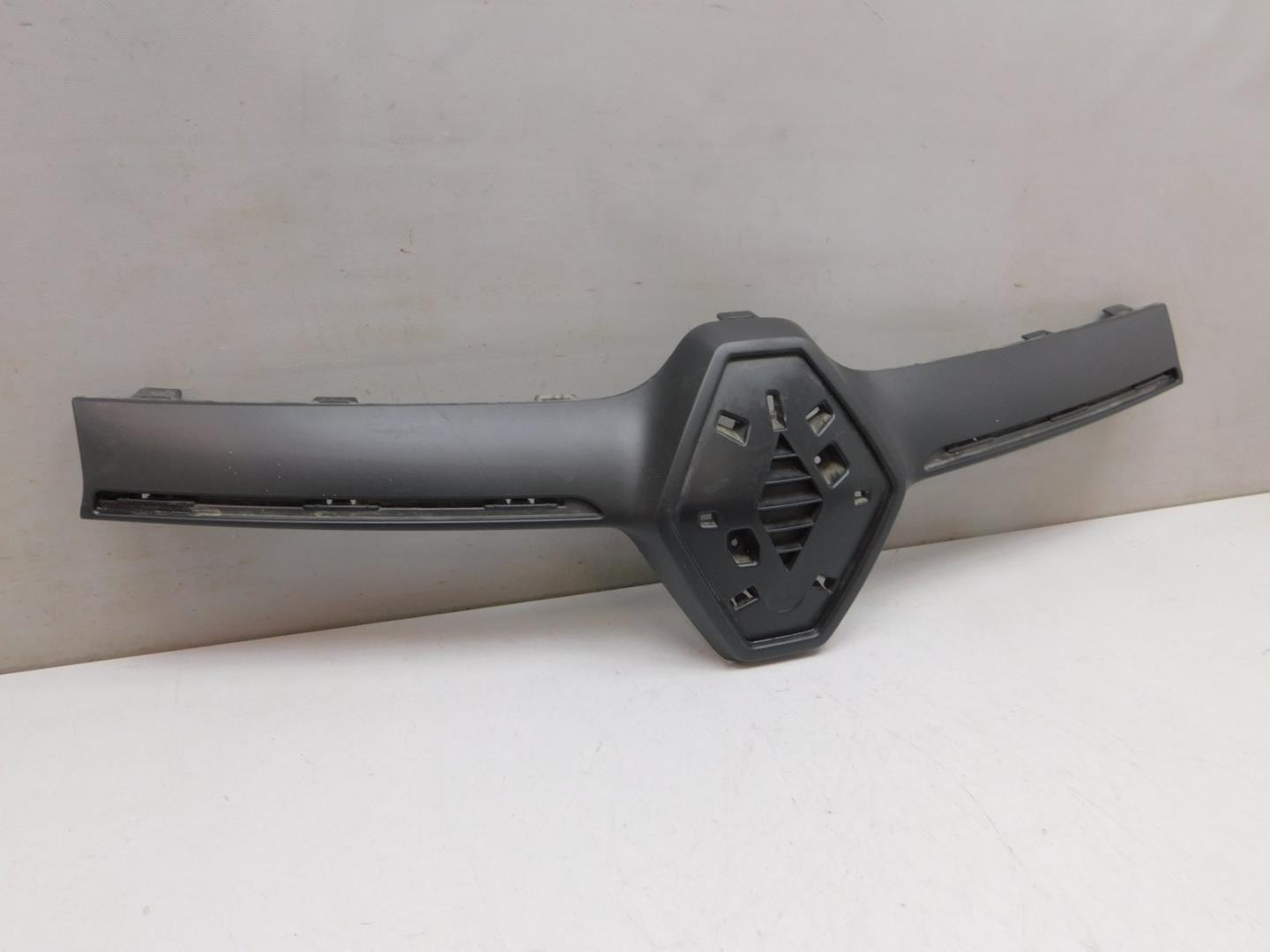 Накладка на решетку радиатора