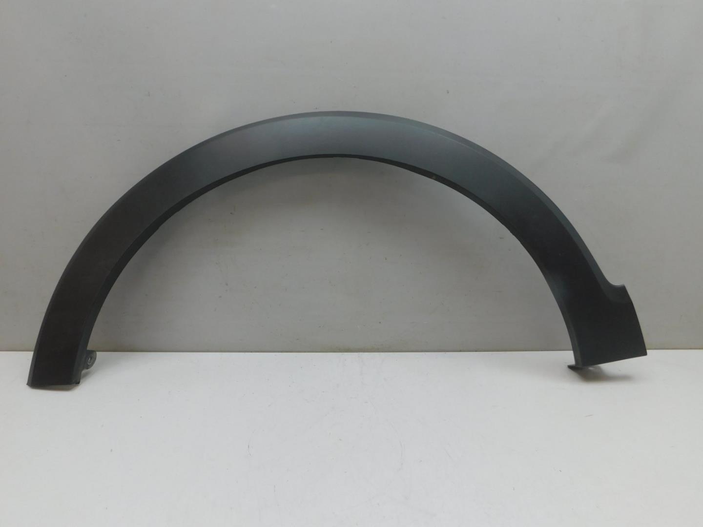 Накладка переднего крыла левого