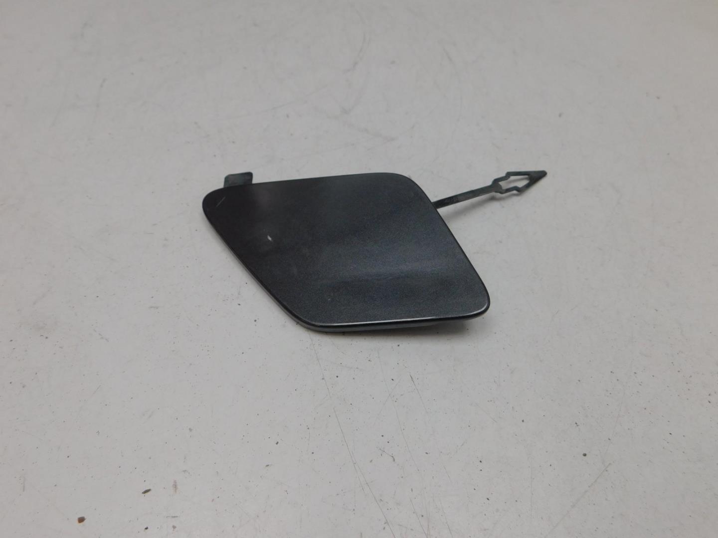 Заглушка буксировочного крюка