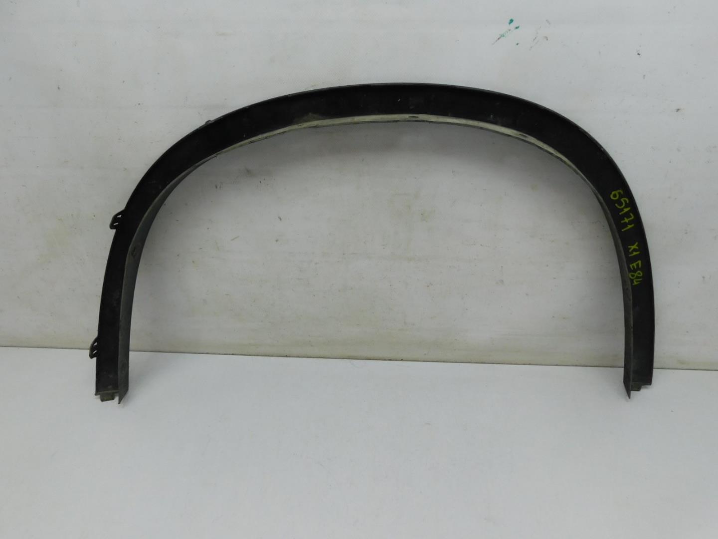 Накладка переднего крыла правого