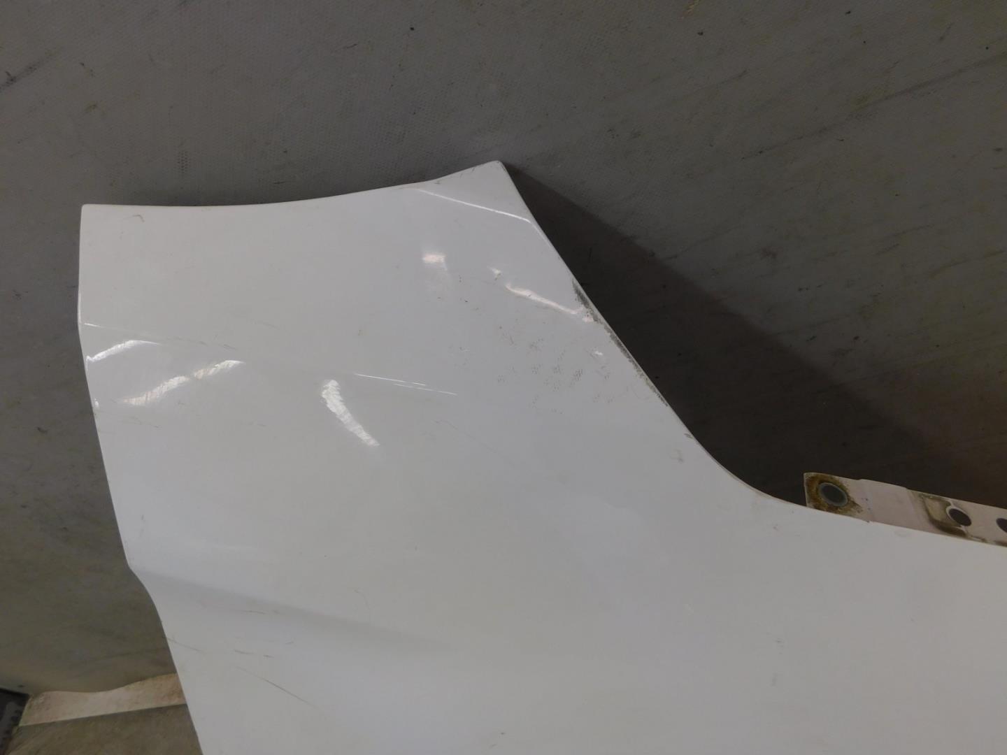 Крыло переднее правое