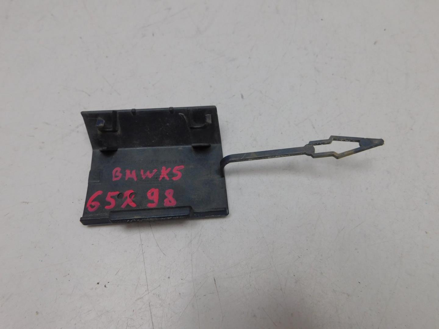 Заглушка буксировочного крюка