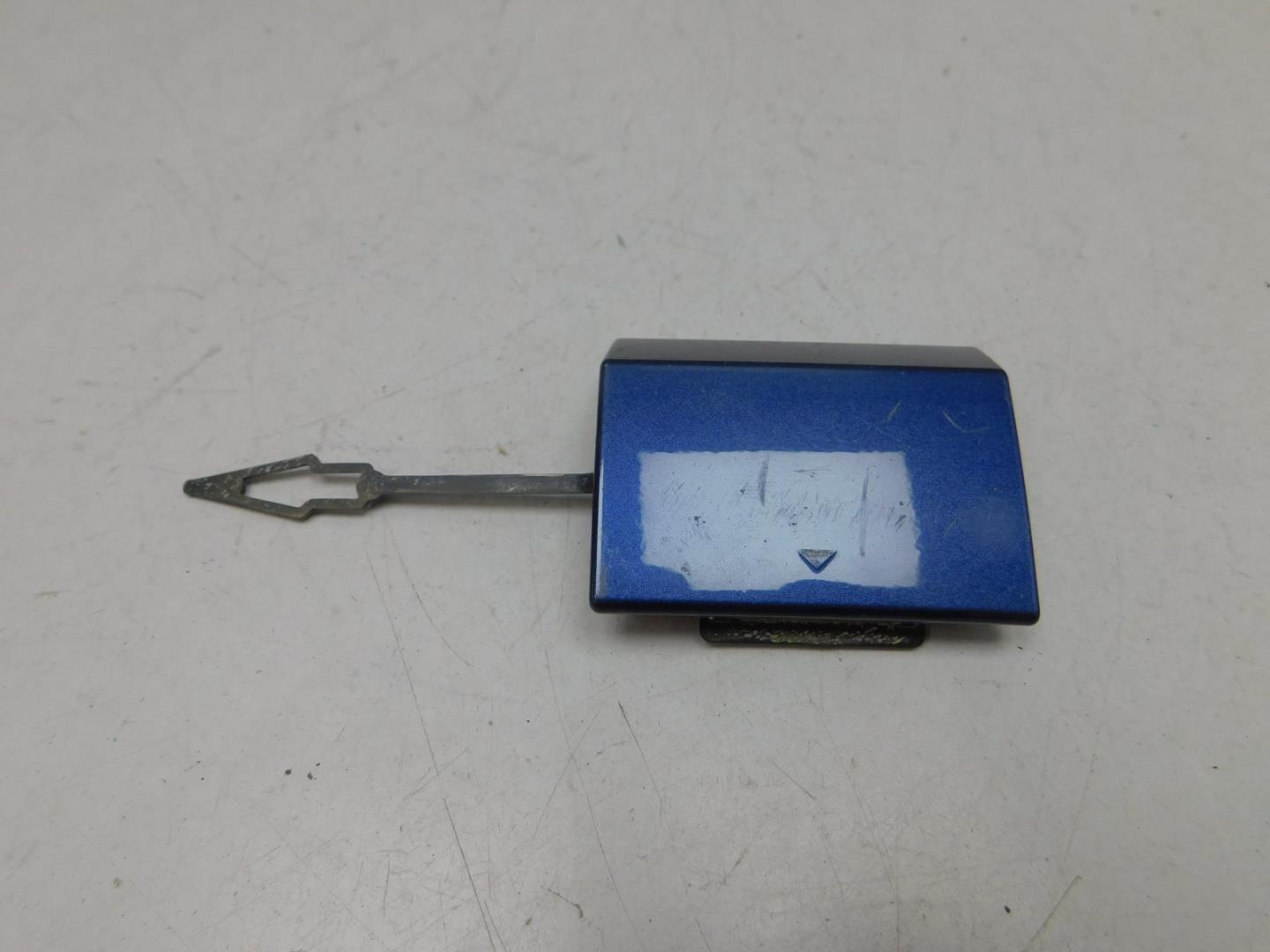 Заглушка буксировочного крюка