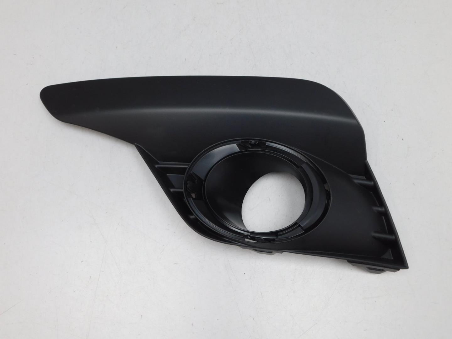 Решетка в бампер левая