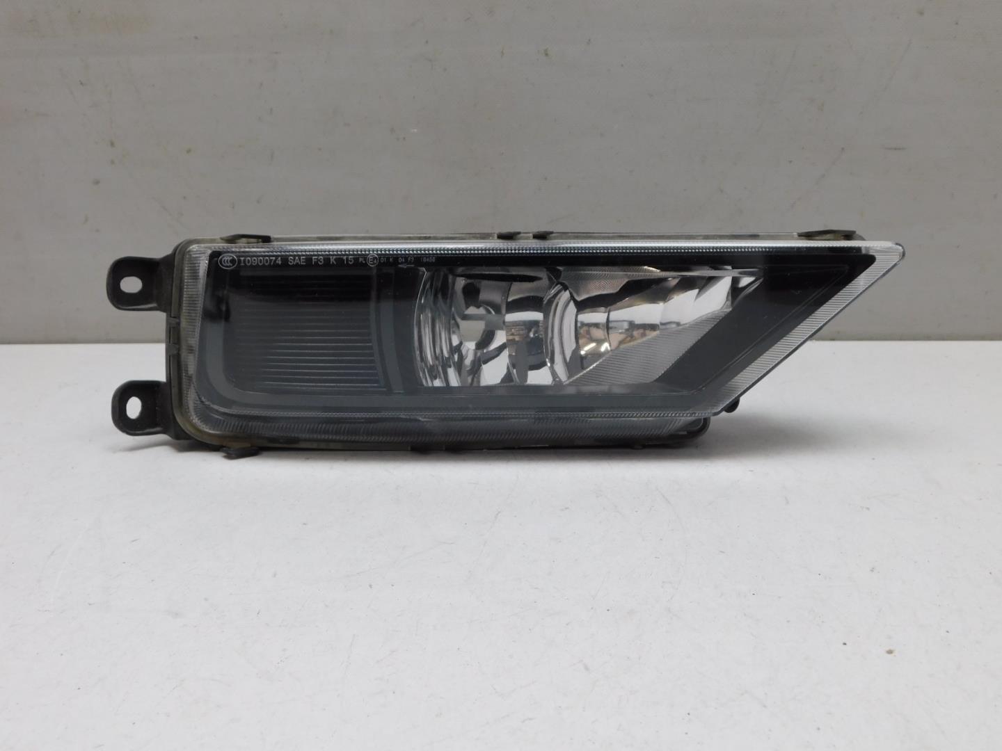 Фара противотуманная правая